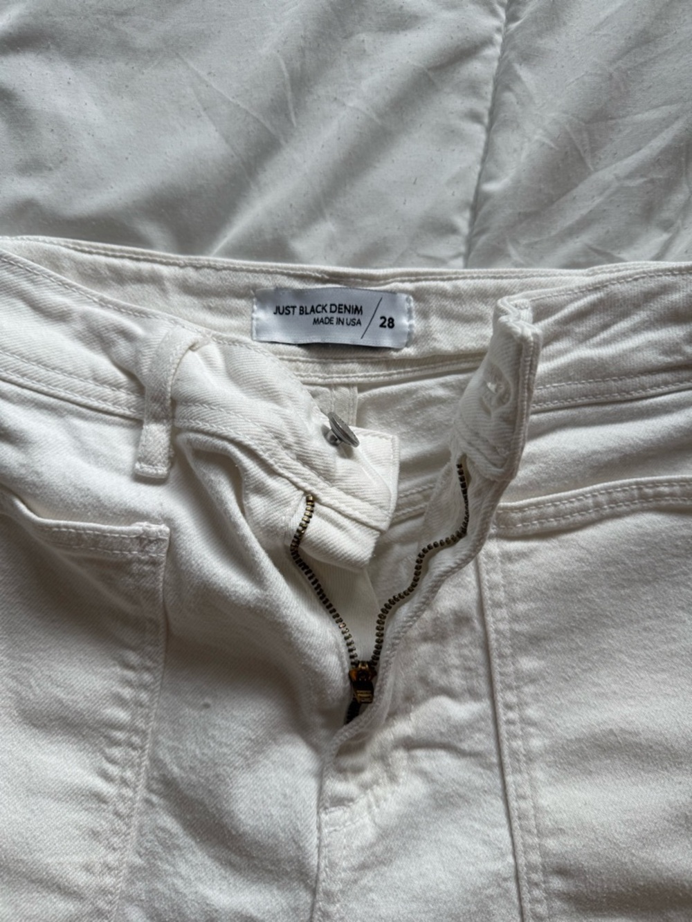 Just Black Denim Wide Leg Patch Pocket White Jeans | Size 28 - Picture 6 of 7